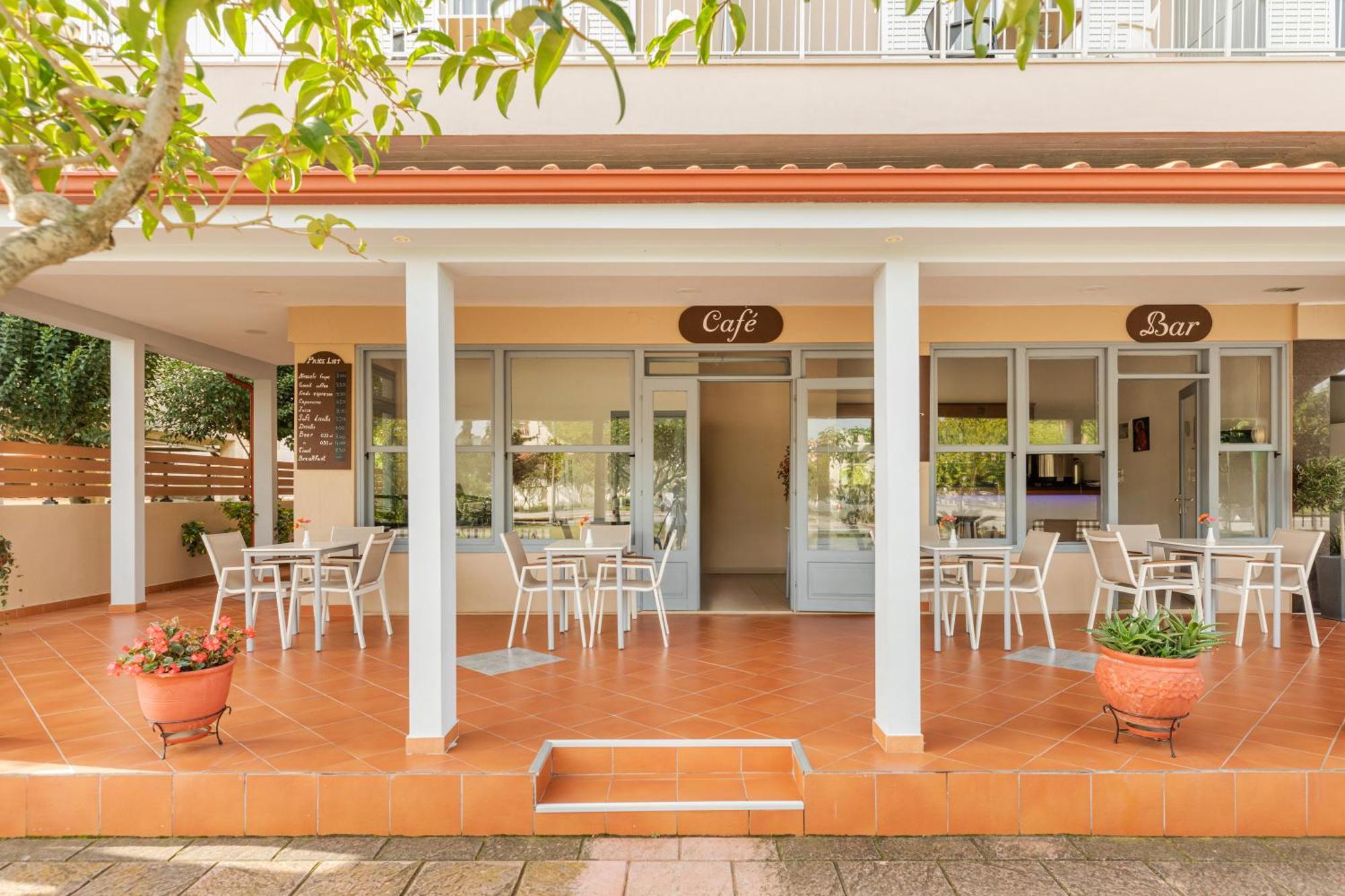 Hotel Grekas ネイポリ エクステリア 写真